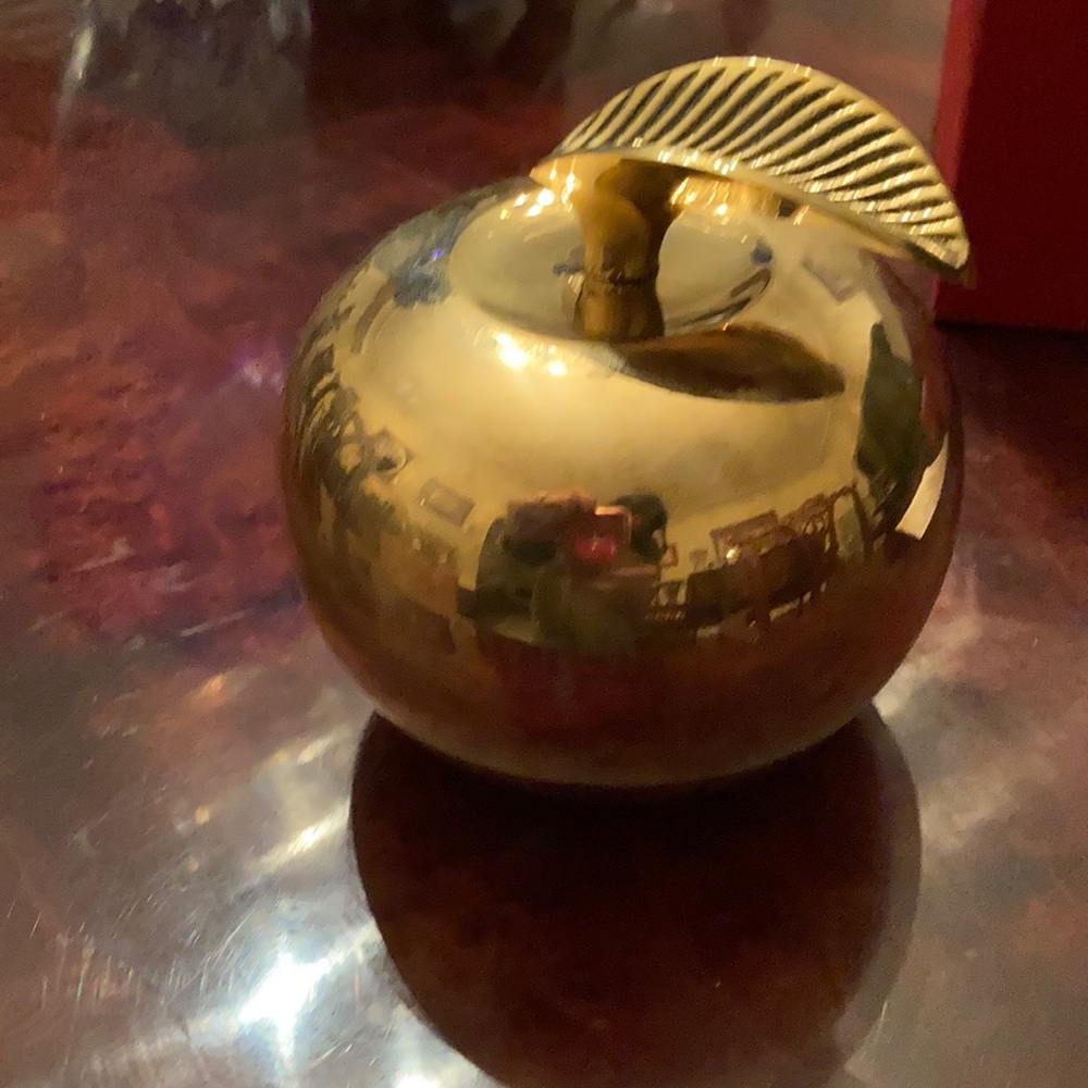 The golden apple